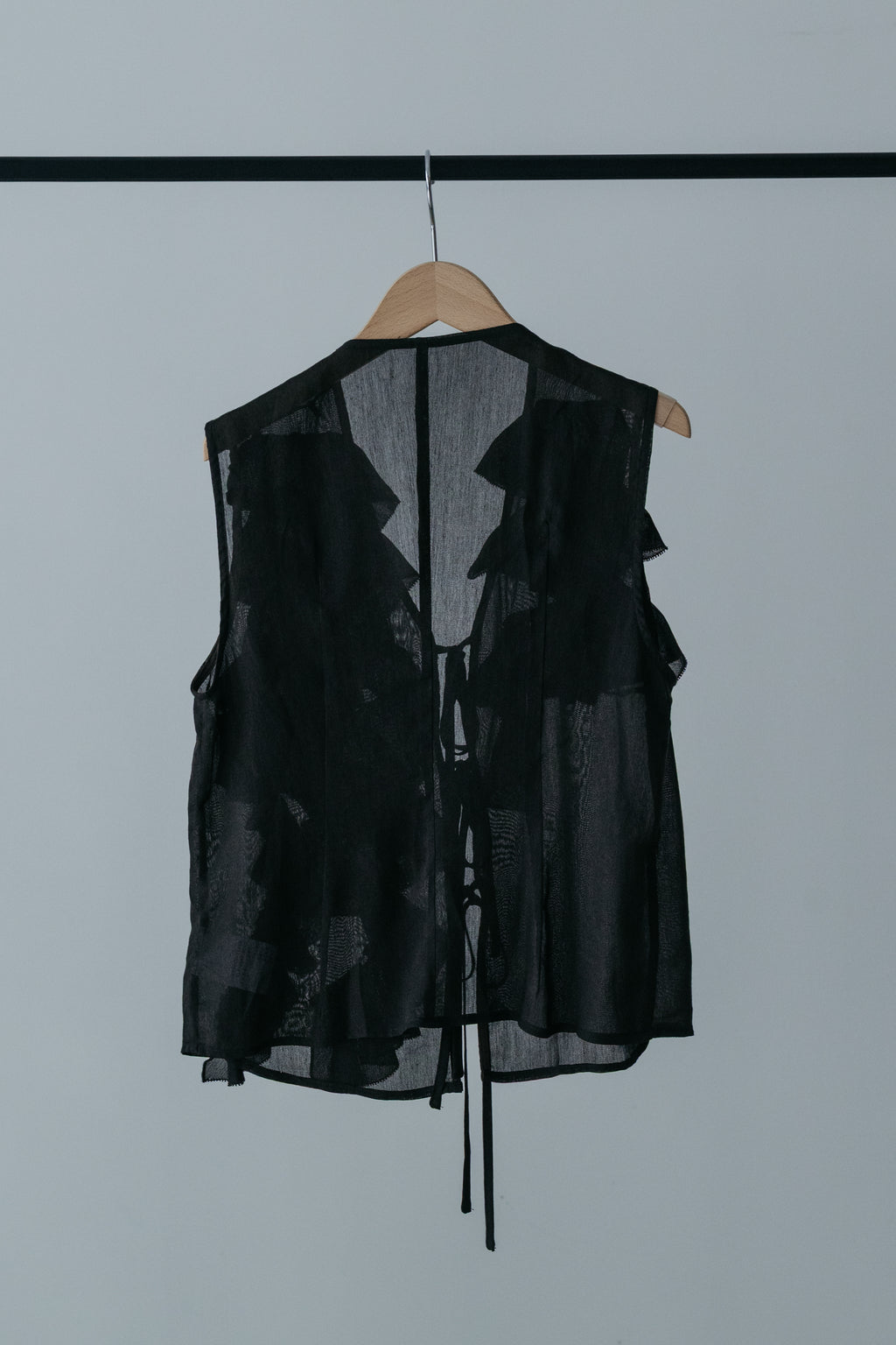 【MAIKU】Frill asymmetrical blouse