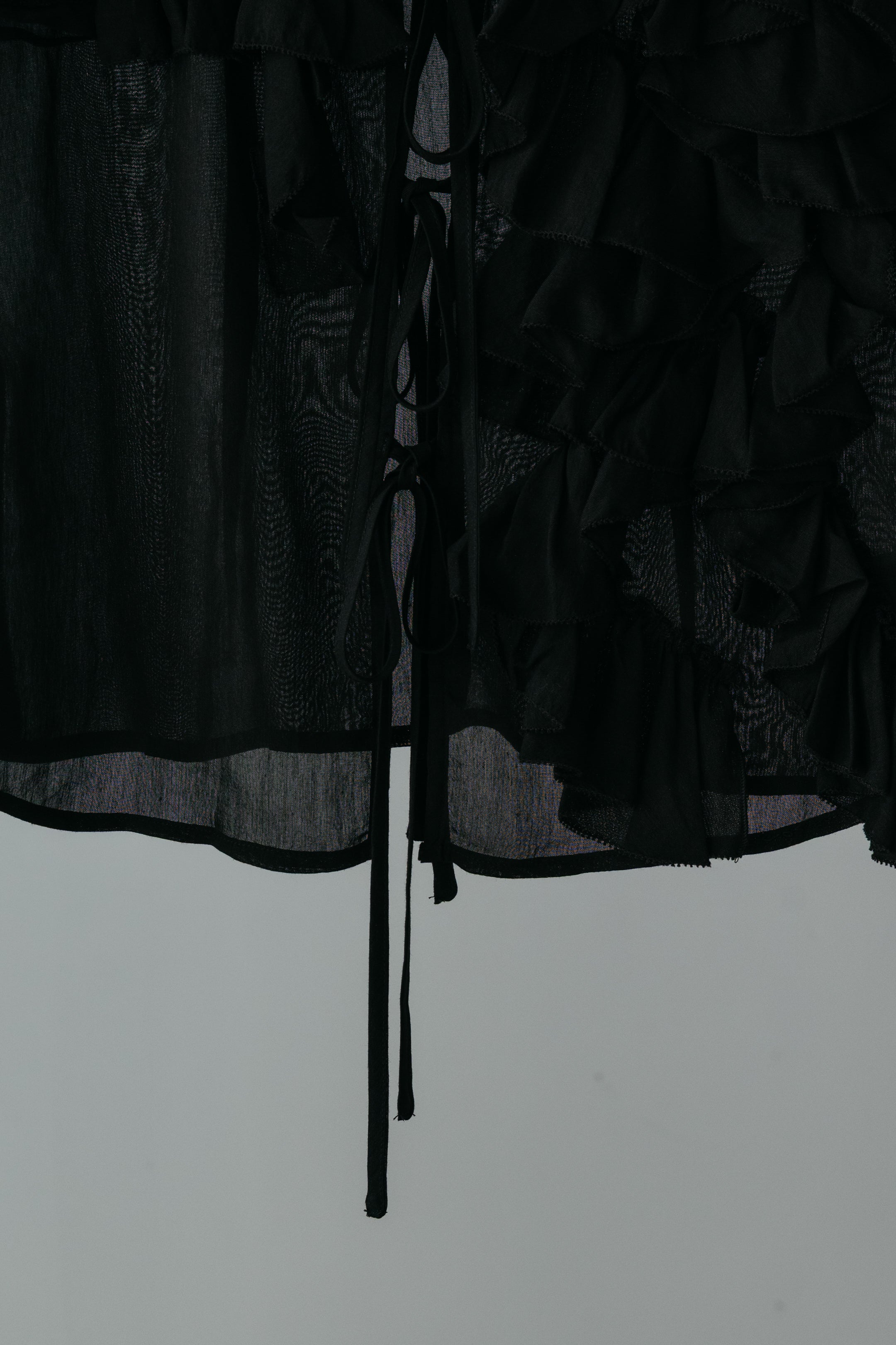 【MAIKU】Frill asymmetrical blouse