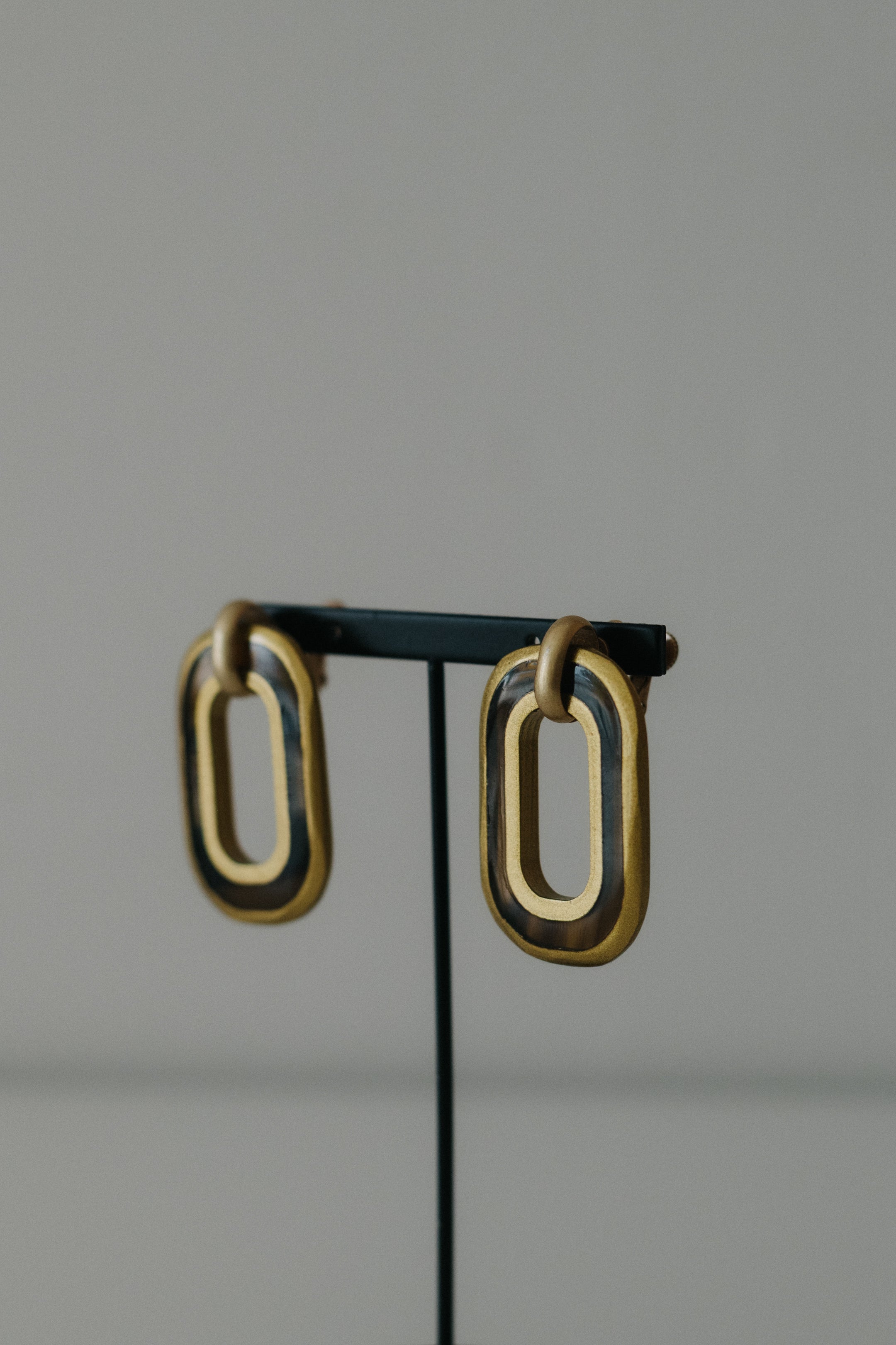 【ROOM.THE.ROOM】Frame earrings