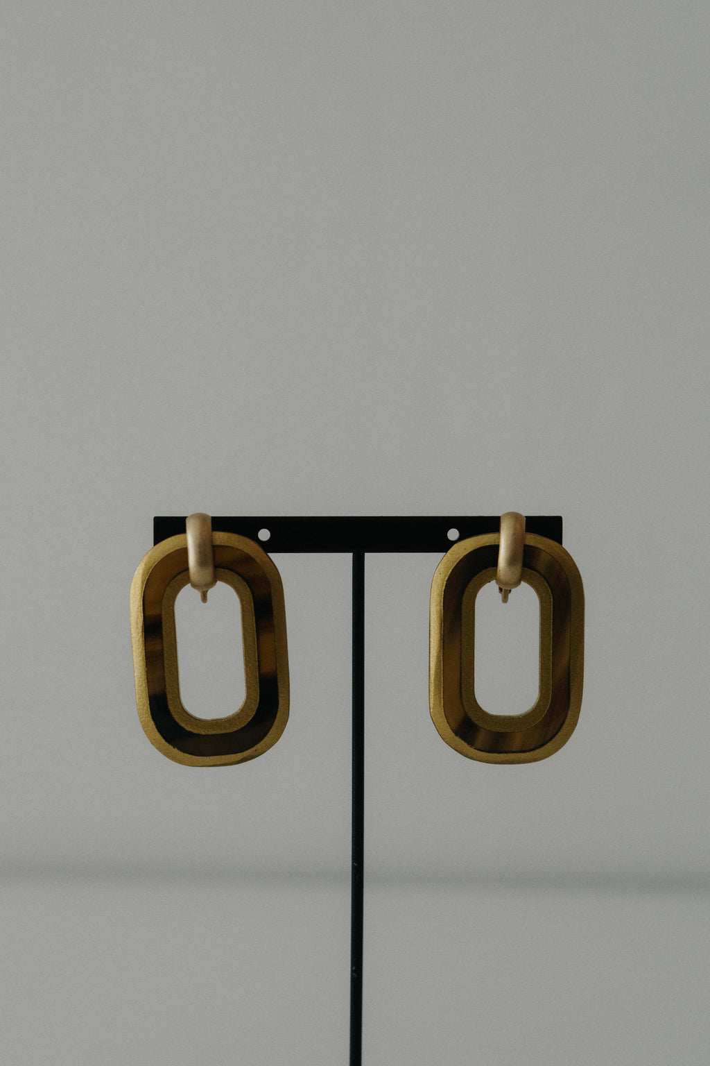 【ROOM.THE.ROOM】Frame earrings