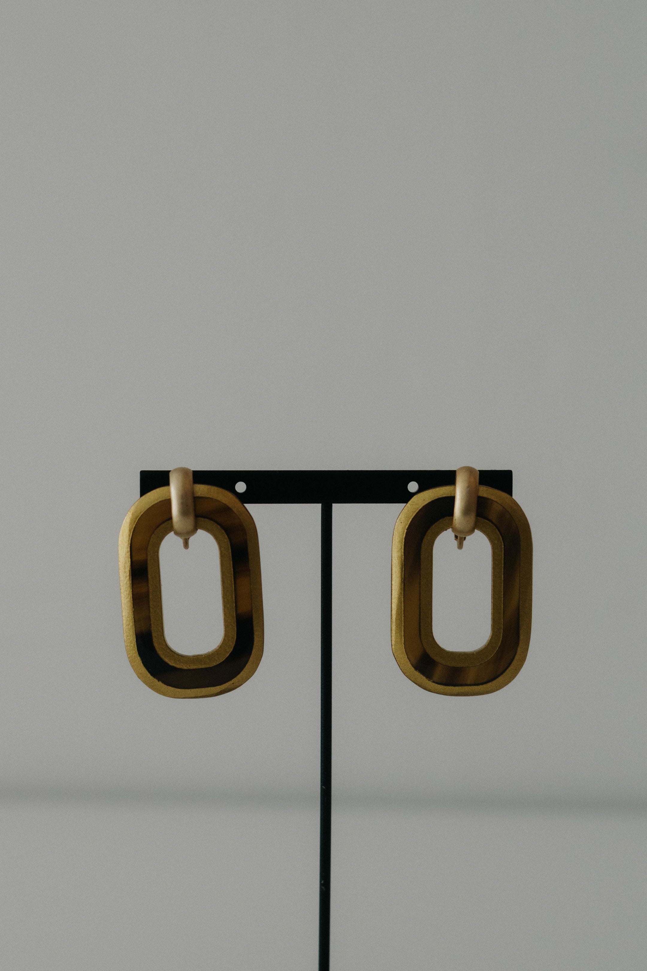 【ROOM.THE.ROOM】Frame earrings