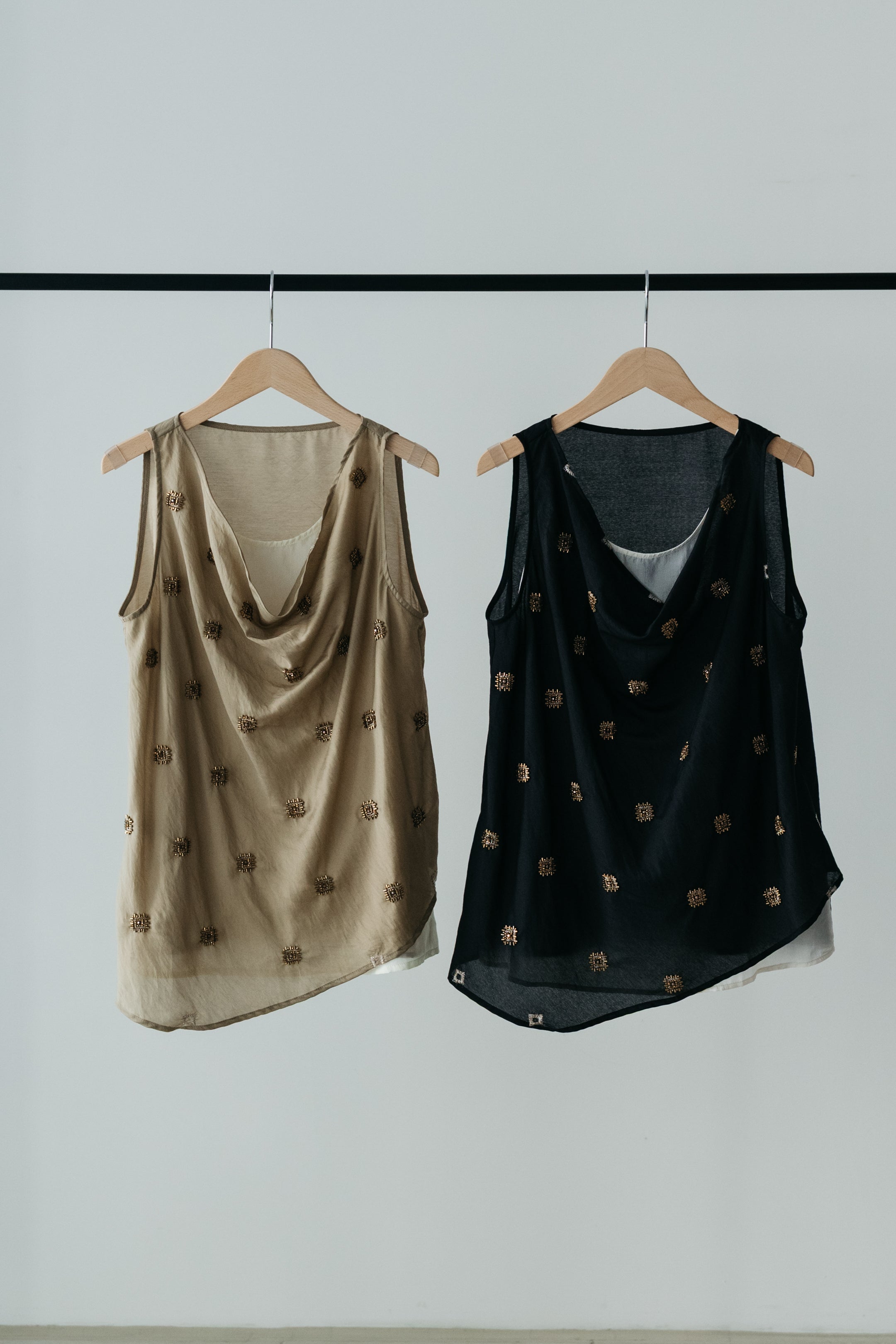 【MAIKU】bijou embroidery top