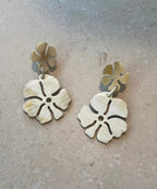【ROOM.THE.ROOM】Buffalo horn flower earrings
