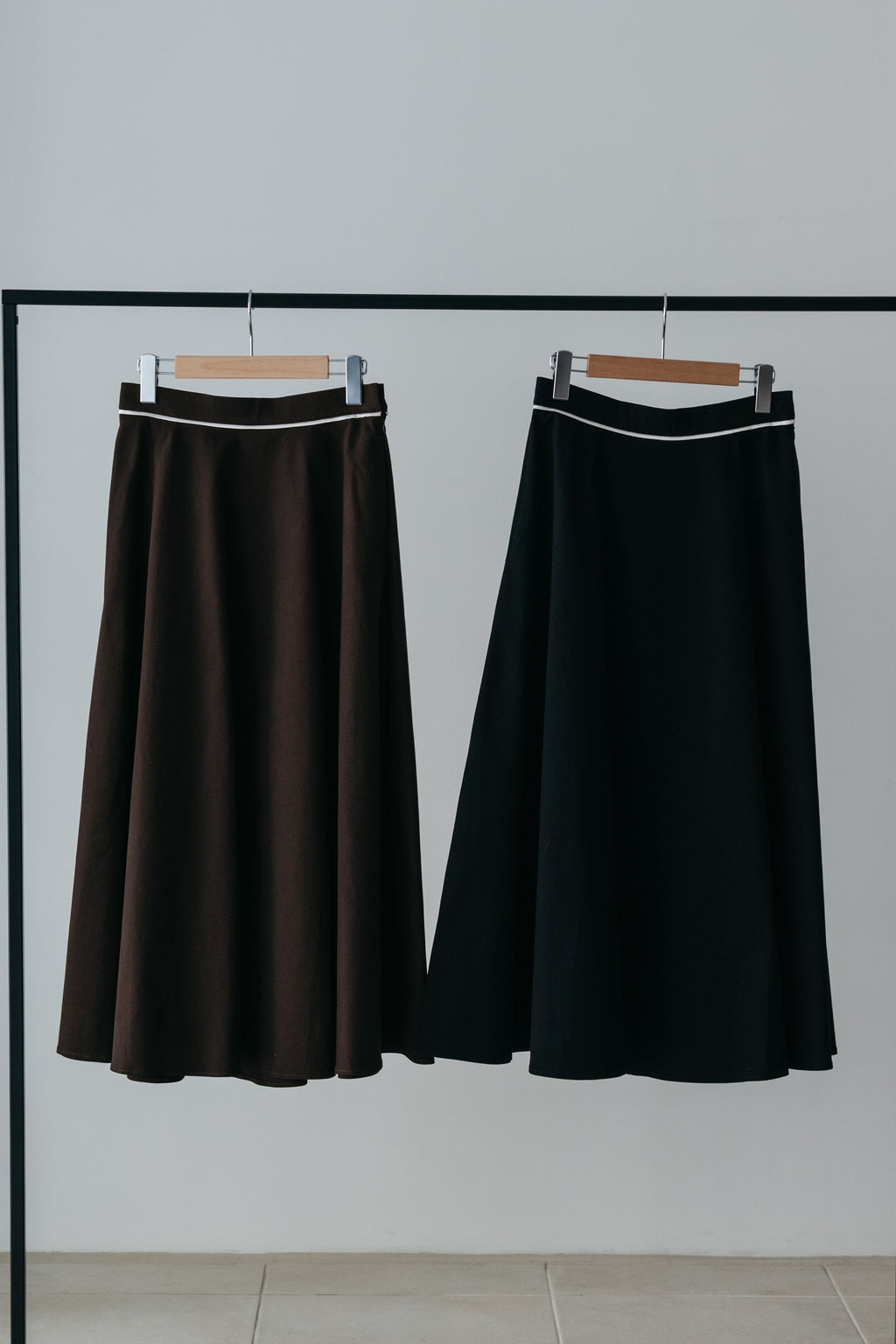 【ROOM.THE.ROOM】Alicia flare skirt