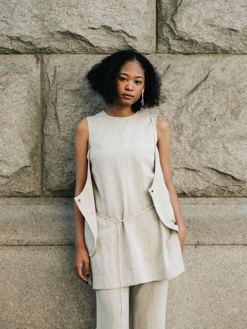 【PRE ORDER 2026SS】【ROOM.THE.ROOM】Ali linen apron vest【先行予約3月中旬ごろ配送予定】