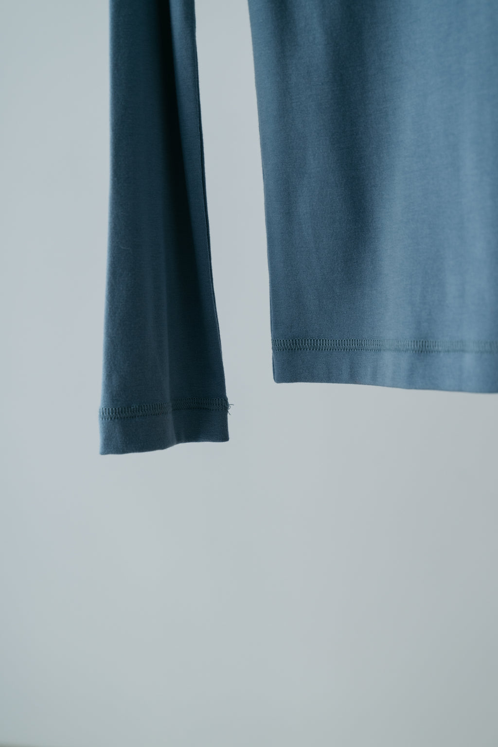【ROOM.THE.ROOM】Alicia turtle neck Tshirt