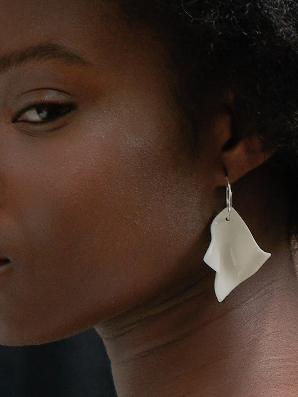 【g.binsky】AR hoop pierces(ピアス) Col. WHITE/ CREAM