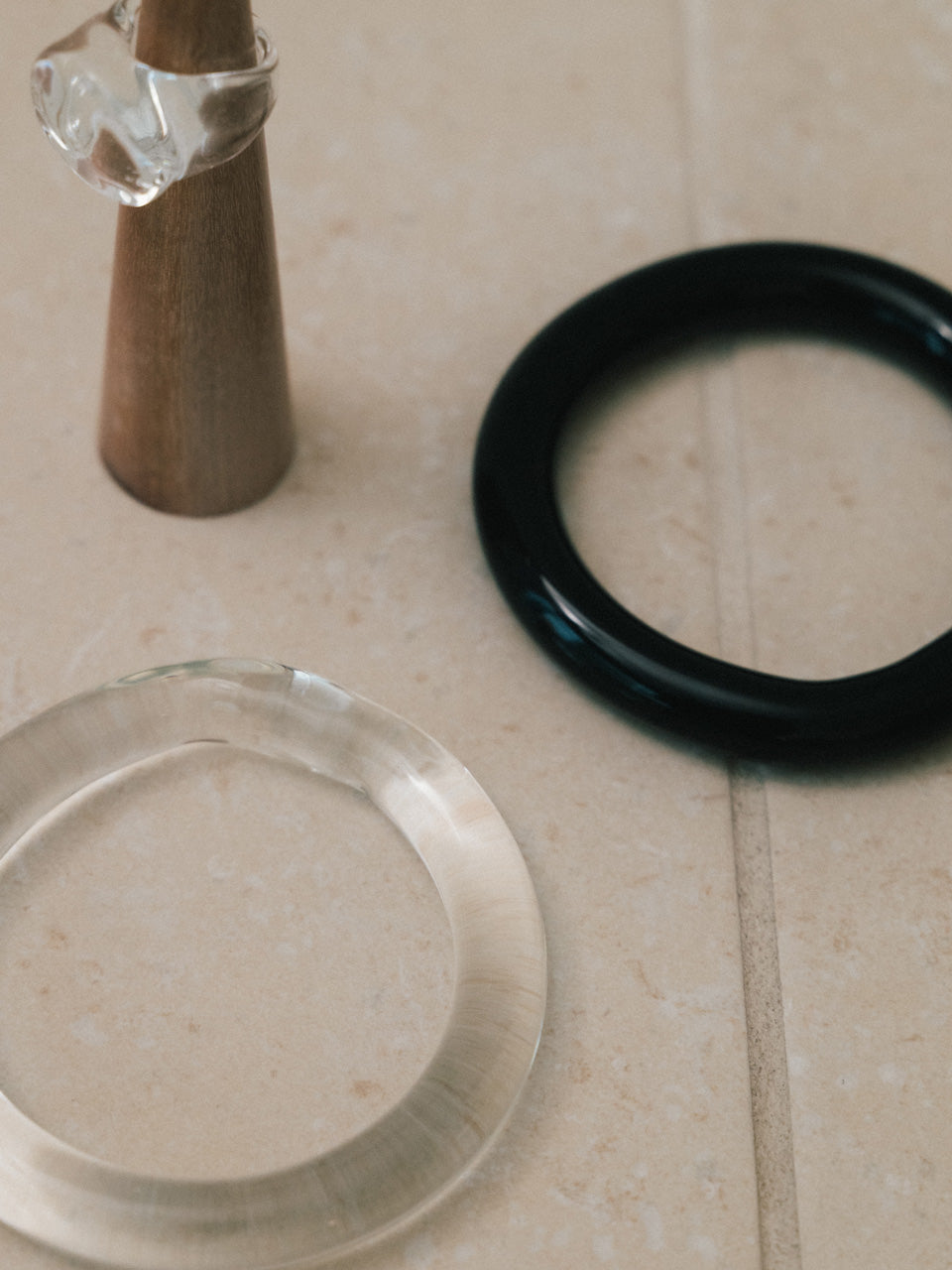 Shannon Bond】Selena Bracelet Col. CLEAR/ BLACK – ROOM.THE.ROOM