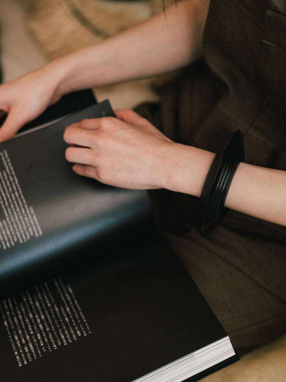 【Shannon Bond】Mono Ha Bracelet Col. BROWN/ BLACK