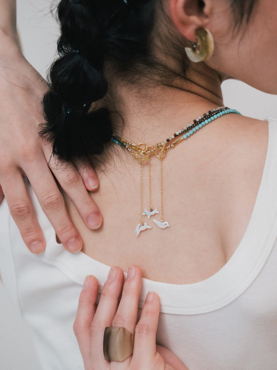 【ROOM.THE.ROOM】Buffalo horn double hoop earrings(イヤリング)