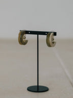 【ROOM.THE.ROOM】Buffalo horn double hoop earrings(イヤリング)