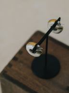 【ROOM.THE.ROOM】Buffalo horn lined pierces(ピアス)