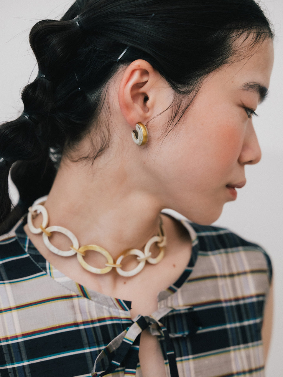 【ROOM.THE.ROOM】Buffalo horn lined pierces(ピアス)
