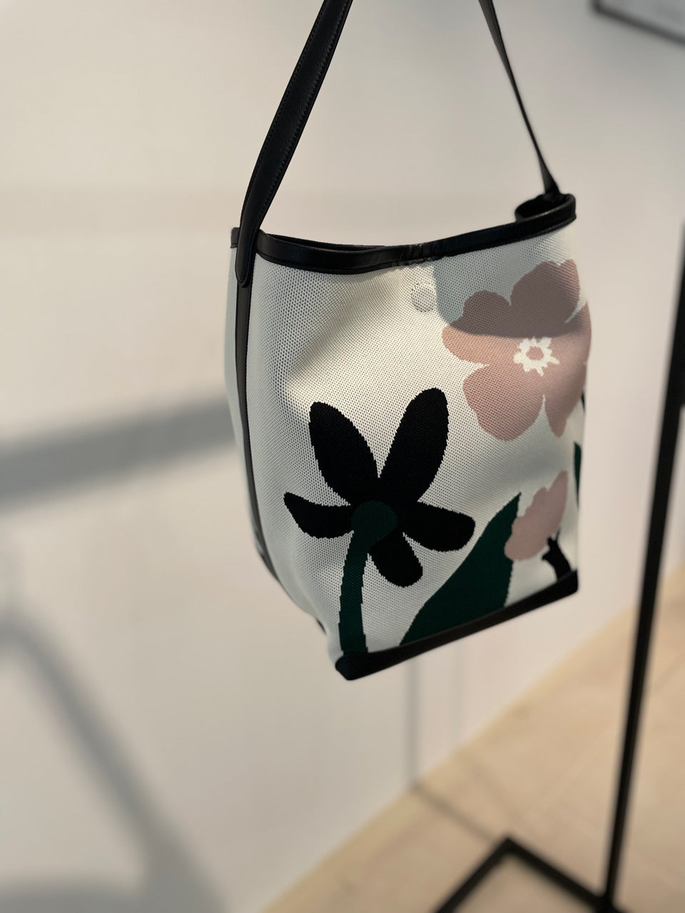 Jacquard floral bucket bag