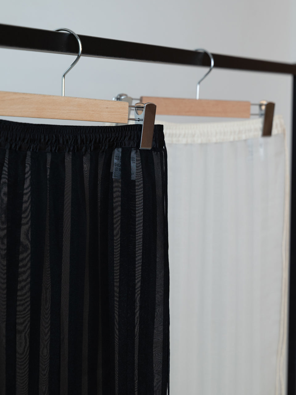 【PRE ORDER 2026SS】【ROOM.THE.ROOM】Brooklyn pleated stole【先行予約2月中旬ごろ配送予定】