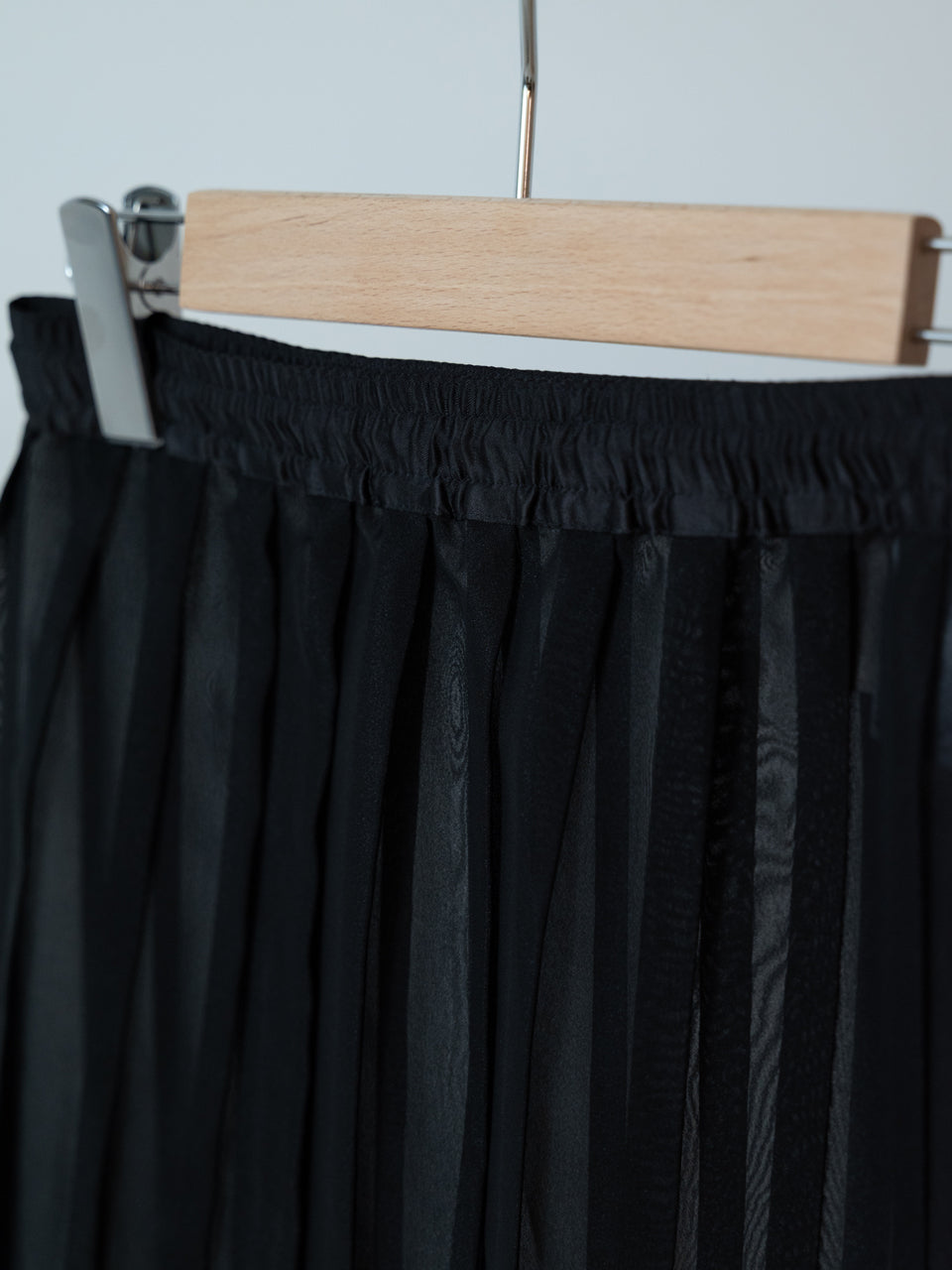 【PRE ORDER 2026SS】【ROOM.THE.ROOM】Brooklyn pleated stole【先行予約2月中旬ごろ配送予定】