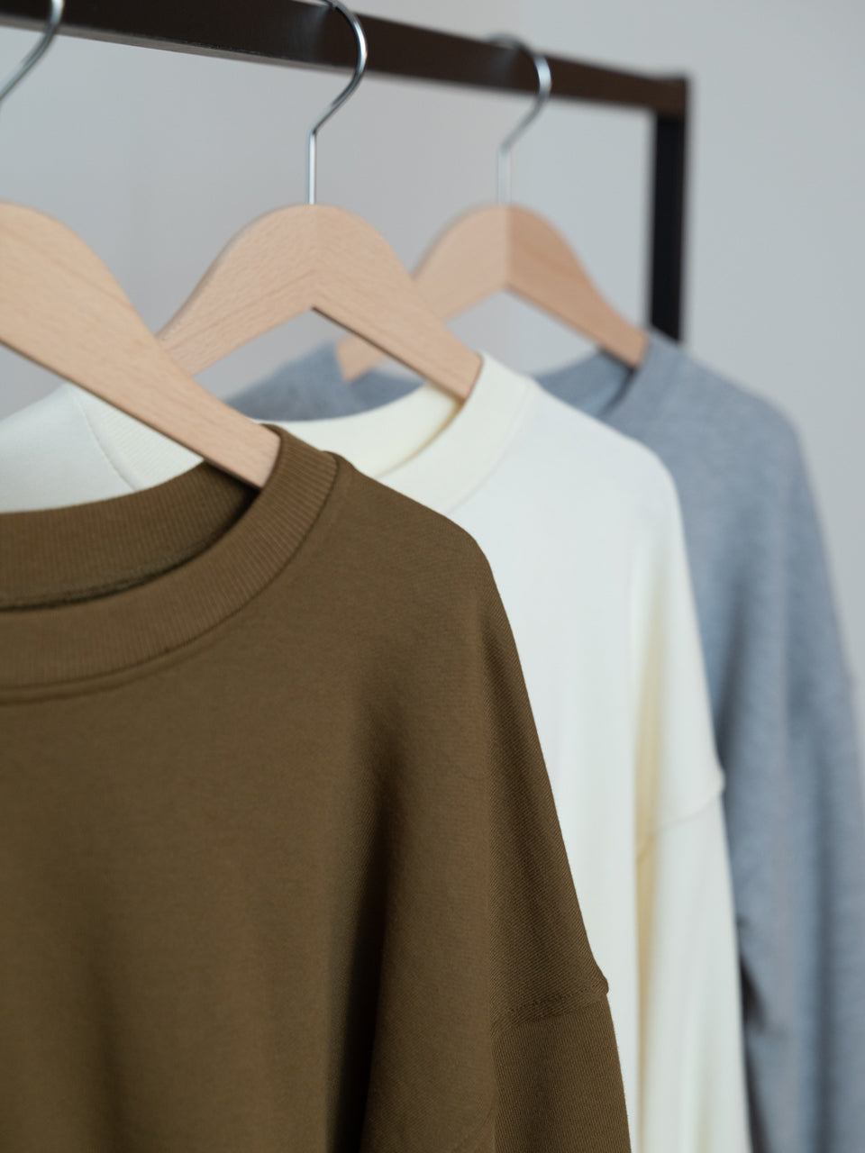 【PRE ORDER 2026SS】【ROOM.THE.ROOM】Emma sweatshirt 【先行予約12月上旬ごろ配送予定】