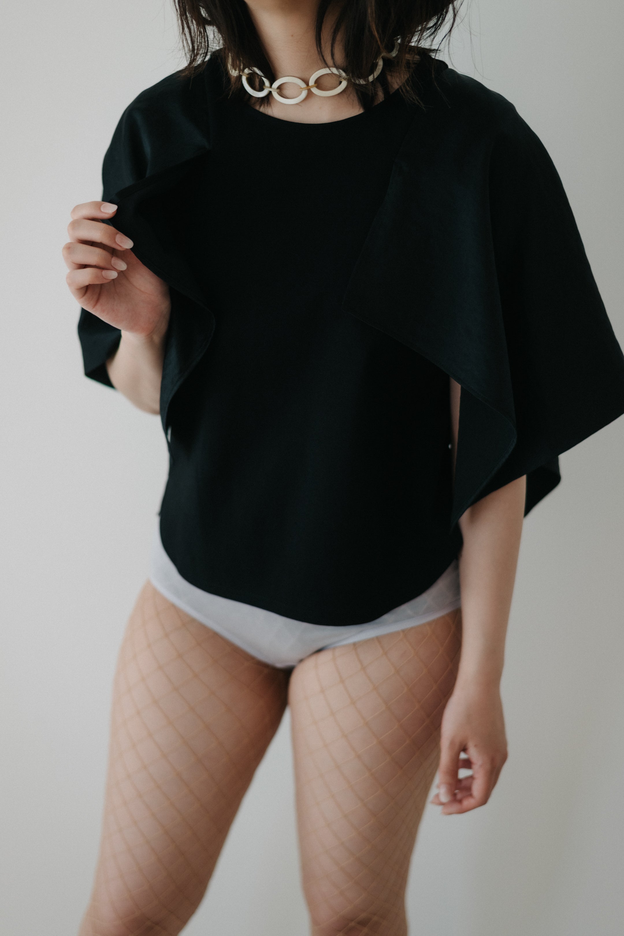 【ROOM.THE.ROOM】Elio satin-sleeve scarf top