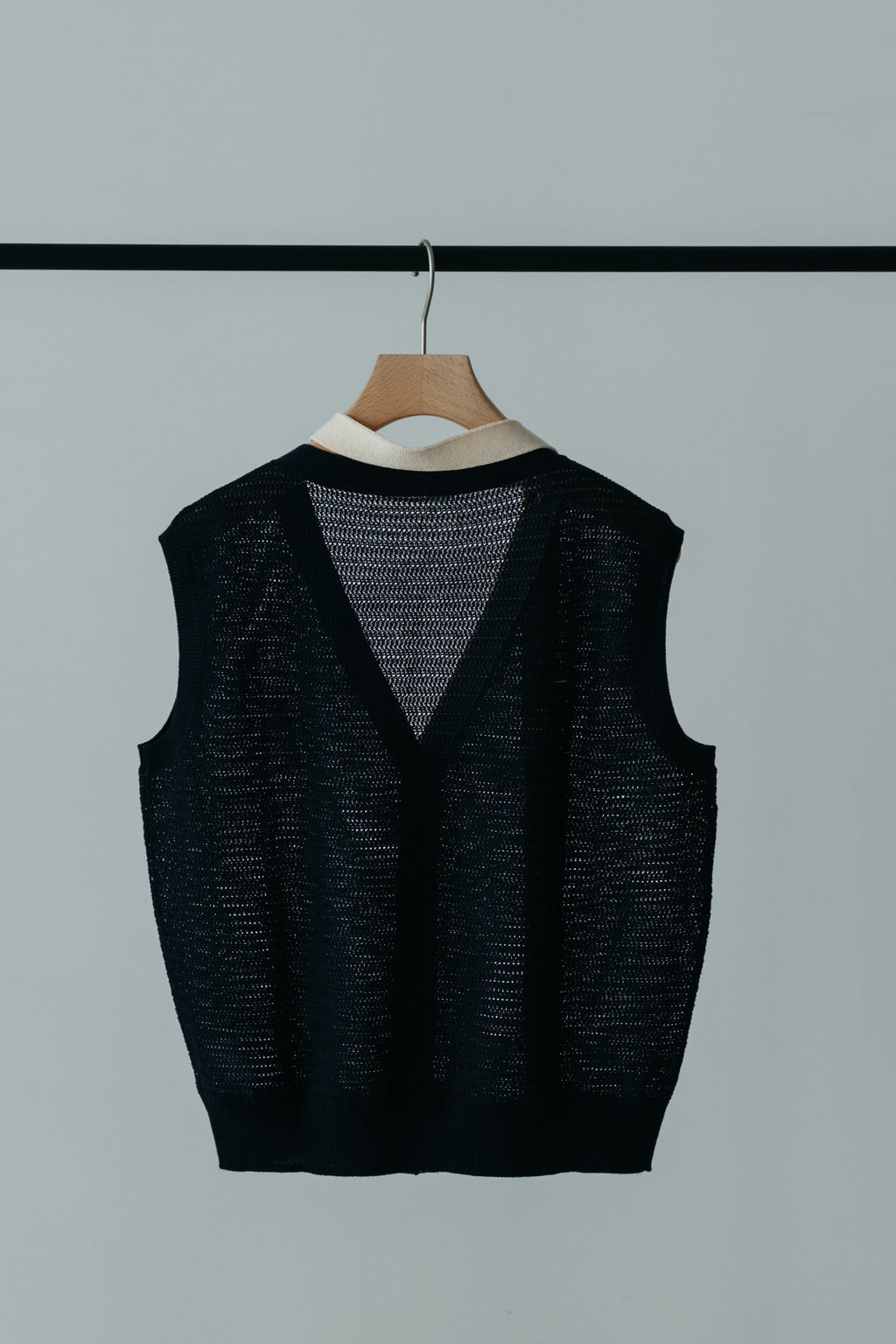 【MAIKU】V-neck knit tie vest