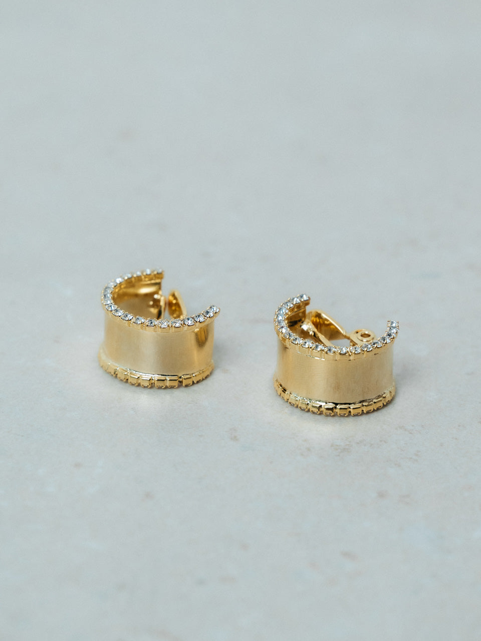 【ROOM.THE.ROOM】Rhinestone hoop earrings(イヤリング)