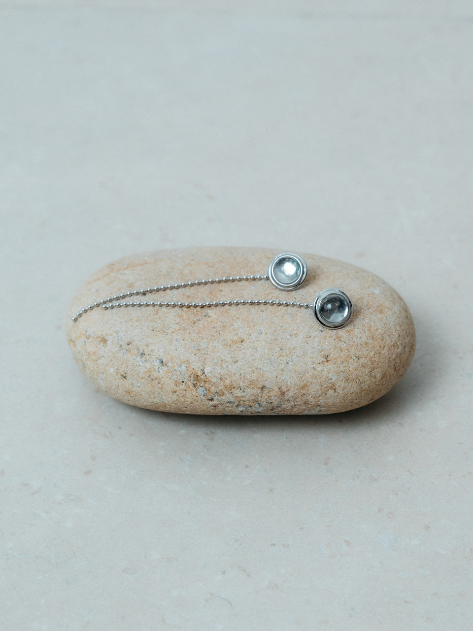 【ROOM.THE.ROOM】Cabochon circle pierces(ピアス)