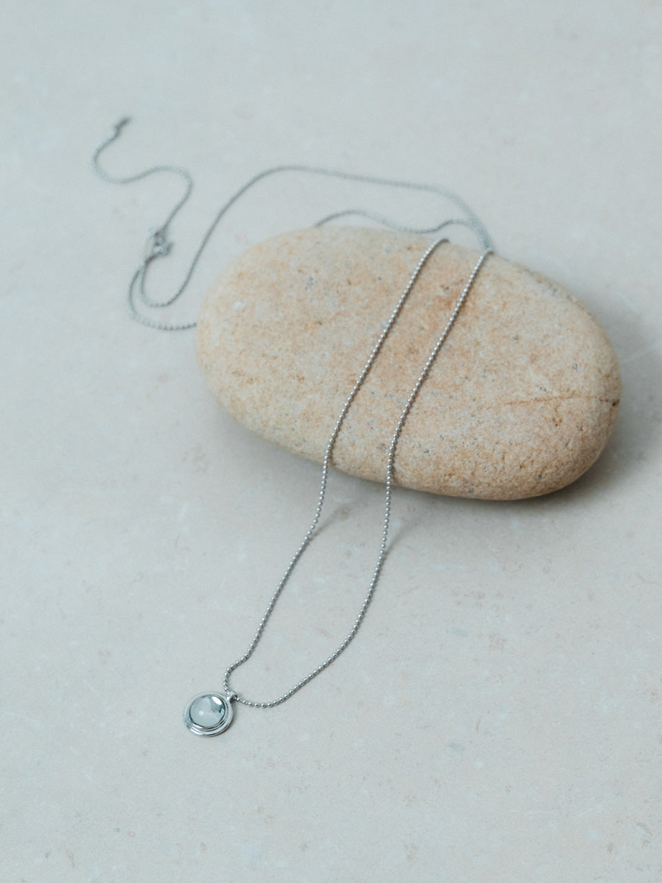 【ROOM.THE.ROOM】Cabochon circle necklace