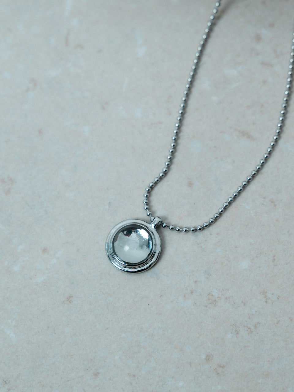 【ROOM.THE.ROOM】Cabochon circle necklace