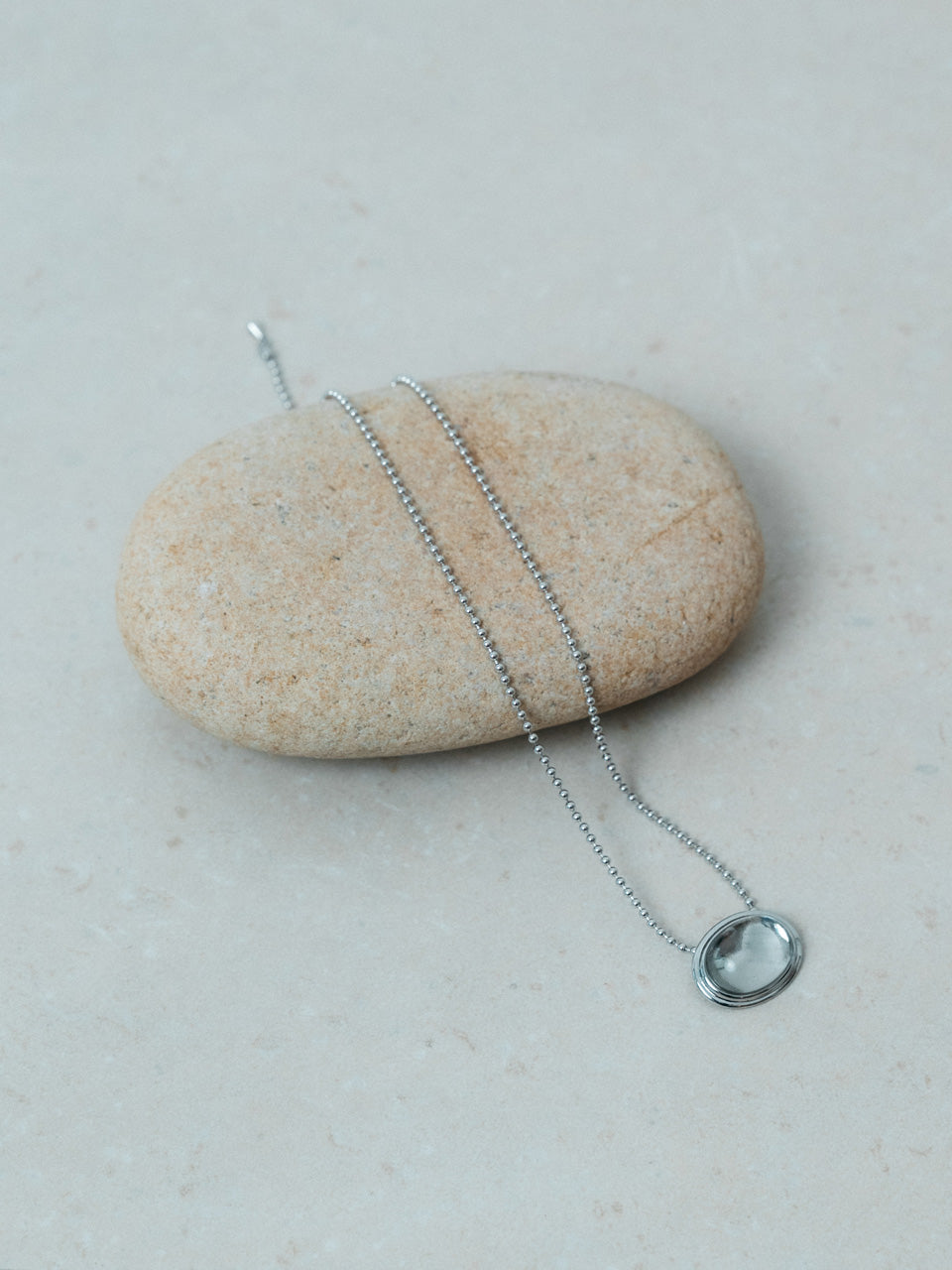 【ROOM.THE.ROOM】Cabochon oval necklace