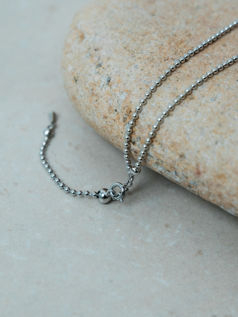 【ROOM.THE.ROOM】Cabochon oval necklace