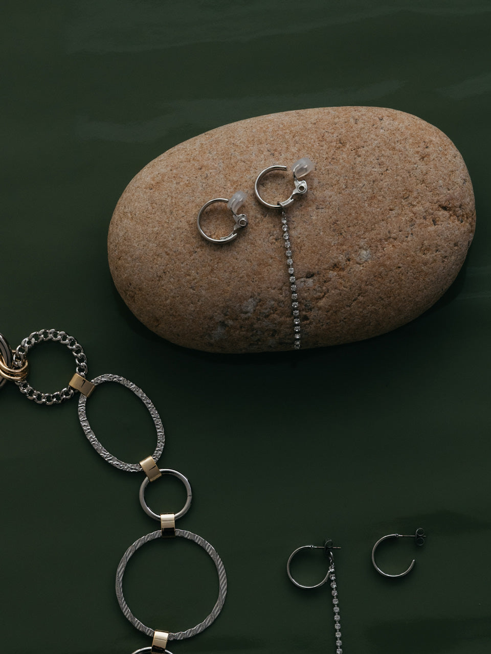 【ROOM.THE.ROOM】Metal circle small hoop earrings(イヤリング)