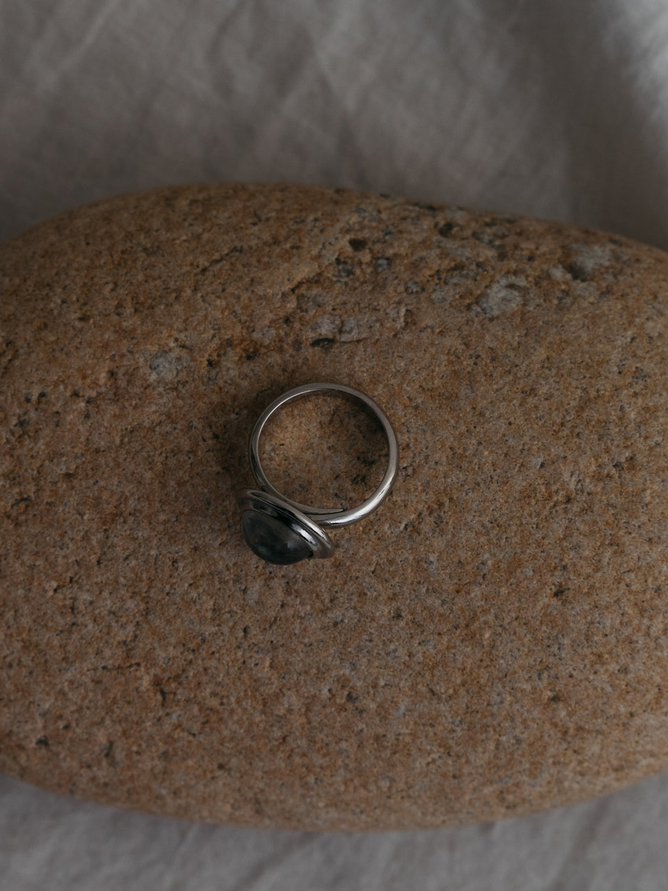 【ROOM.THE.ROOM】Cabochon circle ring